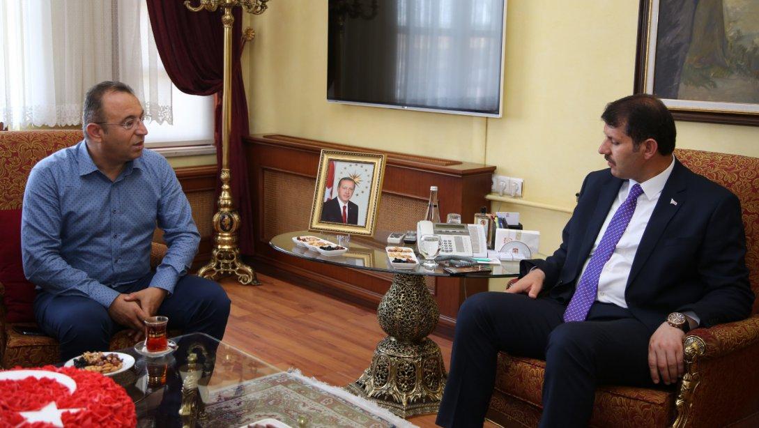 İlçe Milli Eğitim Müdürümüz Murtaza ALAN, Sivas Valisi Salih AYHAN'ı ziyaret etti.