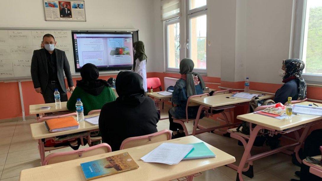 İlçe Milli Eğitim Müdürümüz Sn. Murtaza ALAN Korgan Kız Anadolu İmam Hatip Lisesi'ni Ziyaret etti.