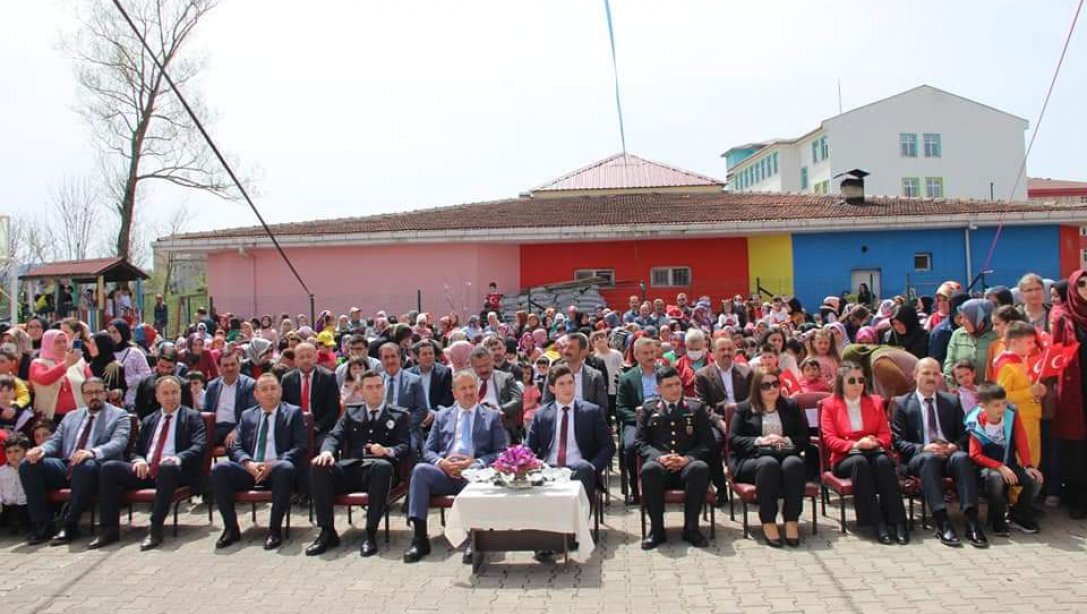 Türkiye Büyük Millet Meclisi'nin kuruluşunun 102. Yılı ve 23 Nisan Ulusal Egemenlik Çocuk Bayramı dolayısıyla Korgan İbn-i Sina Mesleki ve Teknik Anadolu Lisesi bahçesinde kutlama programı yapıldı.