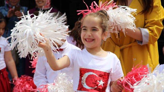 Atatürk İlkokulunda 2017-2018 Eğitim-Öğretim Yılı "Okuma Bayramı" Şenliği Düzenlendi.