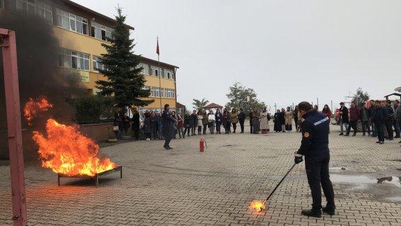 Pansiyonlarda Görev Yapan Belletmen Öğretmenlere Yangın Söndürme Eğitimi Verildi