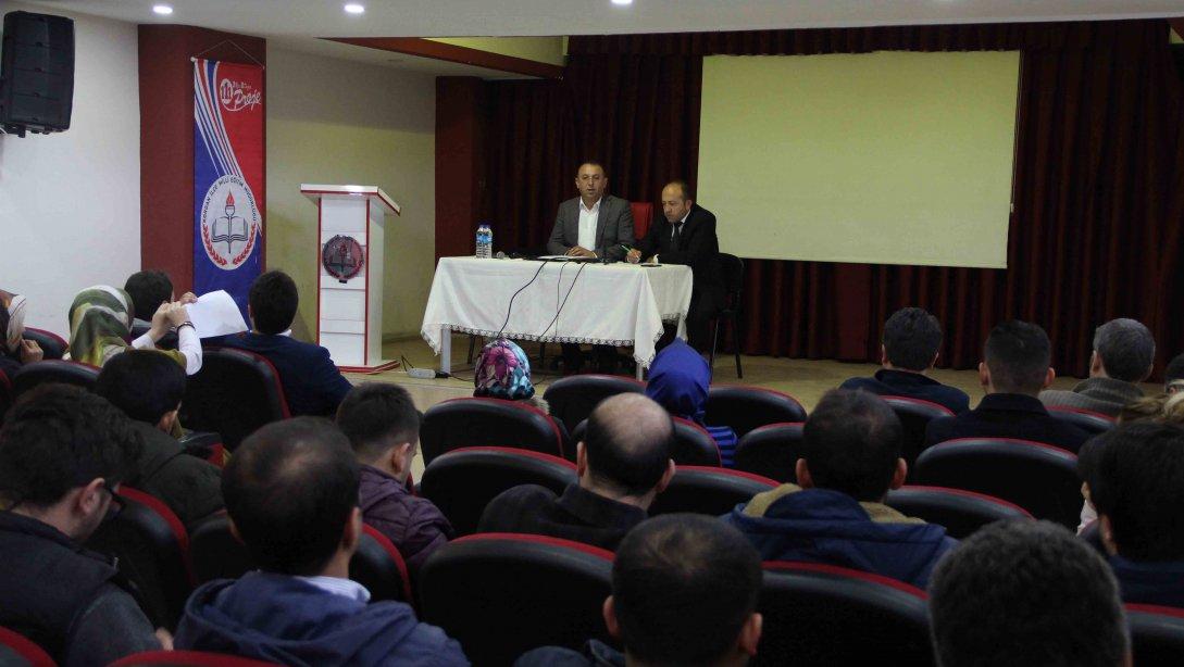 İlçemizde Görevli Türk Dili ve Edebiyatı ve Türkçe Öğretmenleriyle Genel Değerlendirme Toplantısı Yapıldı.