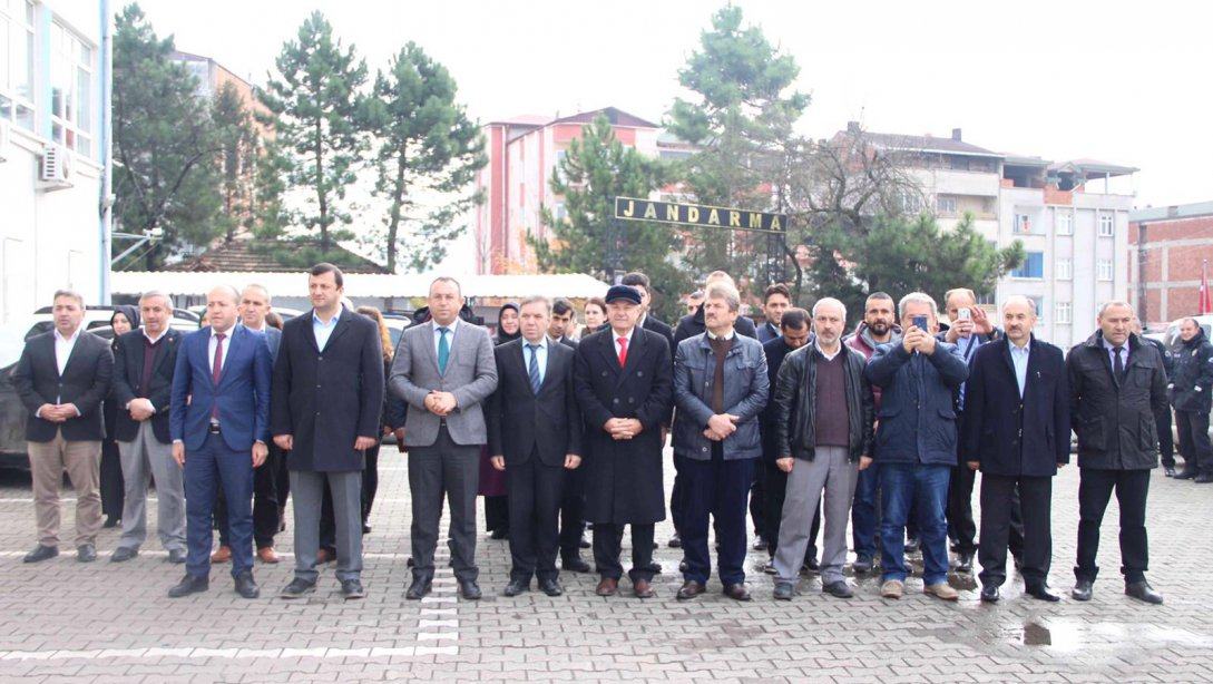 24 Kasım Öğretmenler Günü Kutlamaları Kapsamında Atatürk Anıtına Çelenk Sunuldu.