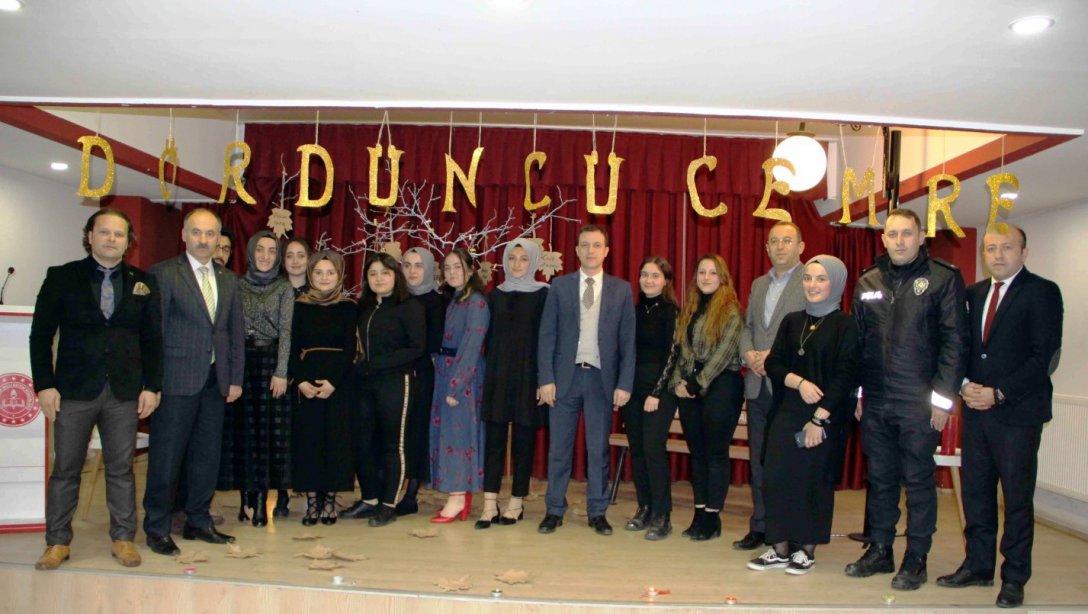 İbn-i Sina Mesleki ve Teknik Anadolu Lisesi Tarafından Hazırlanan "DÖRDÜNCÜ CEMRE" Adlı Şiir Dinletisi Programı Gerçekleştirildi.