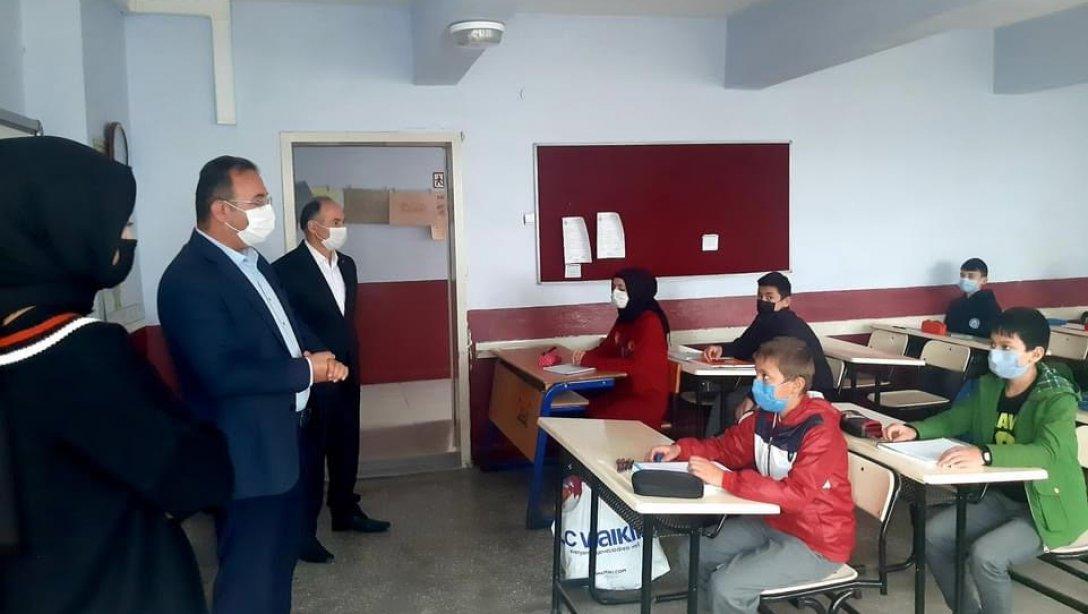 İlçe Milli Eğitim Müdürümüz  Murtaza ALAN İbn-i Sina Mesleki ve Teknik Anadolu Lisesini Ziyaret etti.