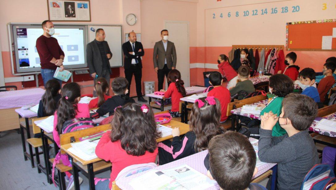 İlçe Millî Eğitim Müdürümüz Sn.  Murtaza ALAN, Şube Müdürümüz Kenan KÖKLÜKAYA ile birlikte Tepealan ve Çayırkent'teki okullarımızı ziyaret etti. 