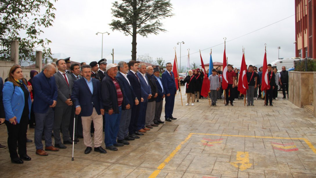 19 Eylül Gaziler Günü dolayısıyla Korgan Anadolu Lisesi önündeki Atatürk Anıtı'nda Tören Düzenlendi.