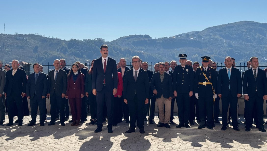 29 Ekim Cumhuriyet Bayramı Çelenk Sunma Programı Gerçekleştirildi.